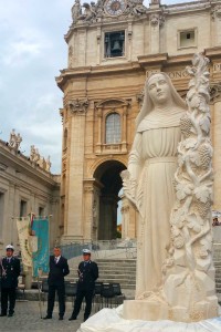 Statua Santa Rita a Roma