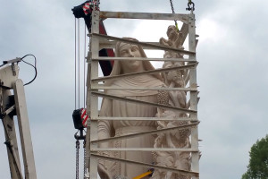 Statua Santa Rita Installazione