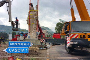 Statua Santa Rita Installazione