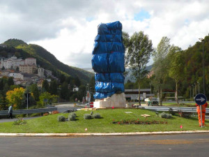 Statua Santa Rita Installazione